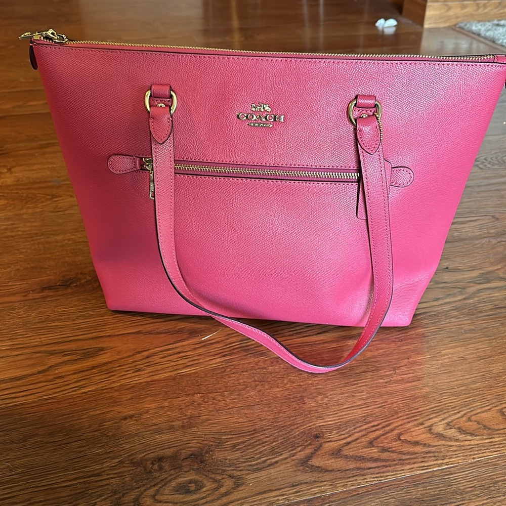 GALLERY TOTE (COACH 79608)